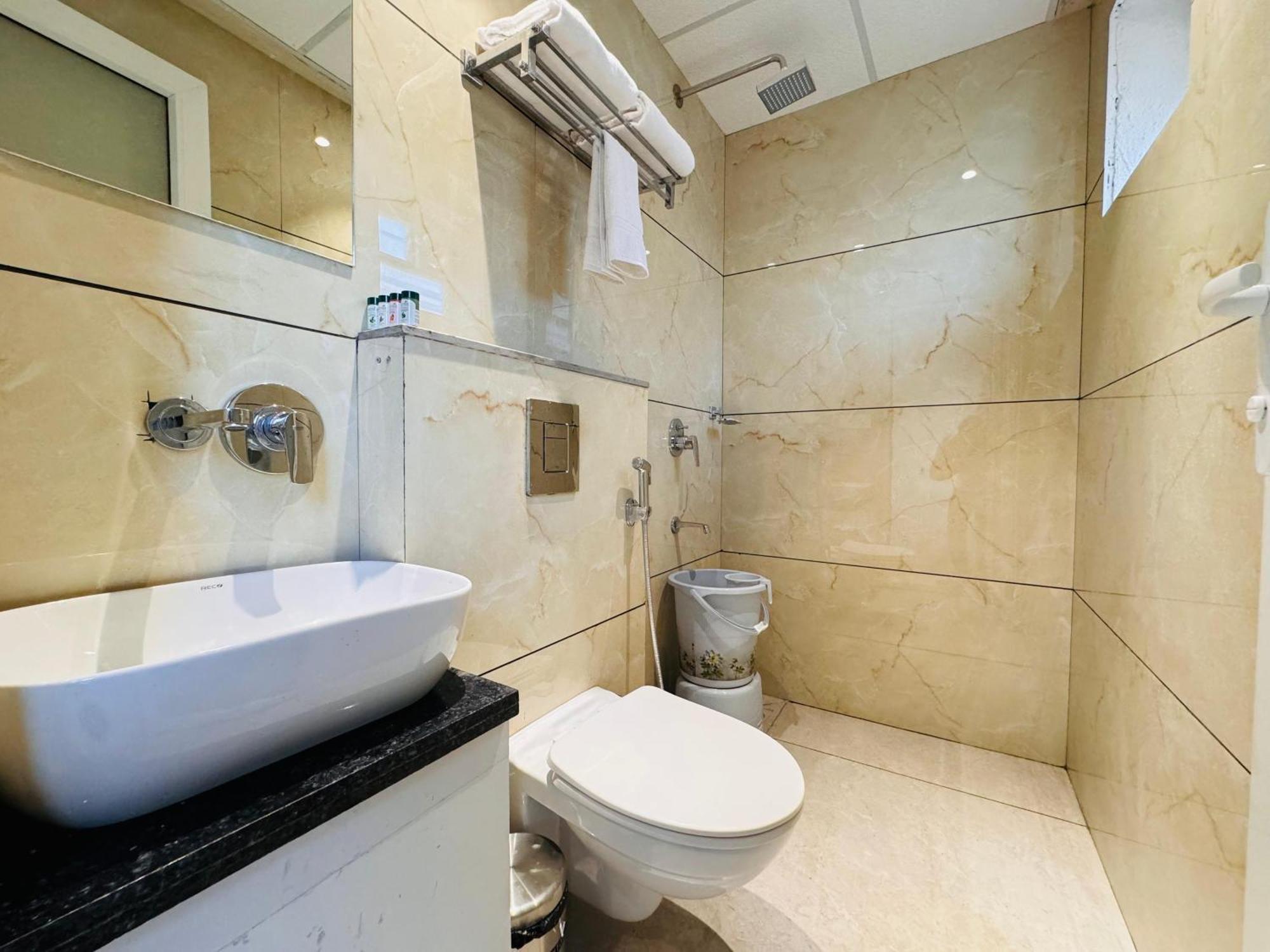 Hotel Rudhav Palace Ujjain Eksteriør billede
