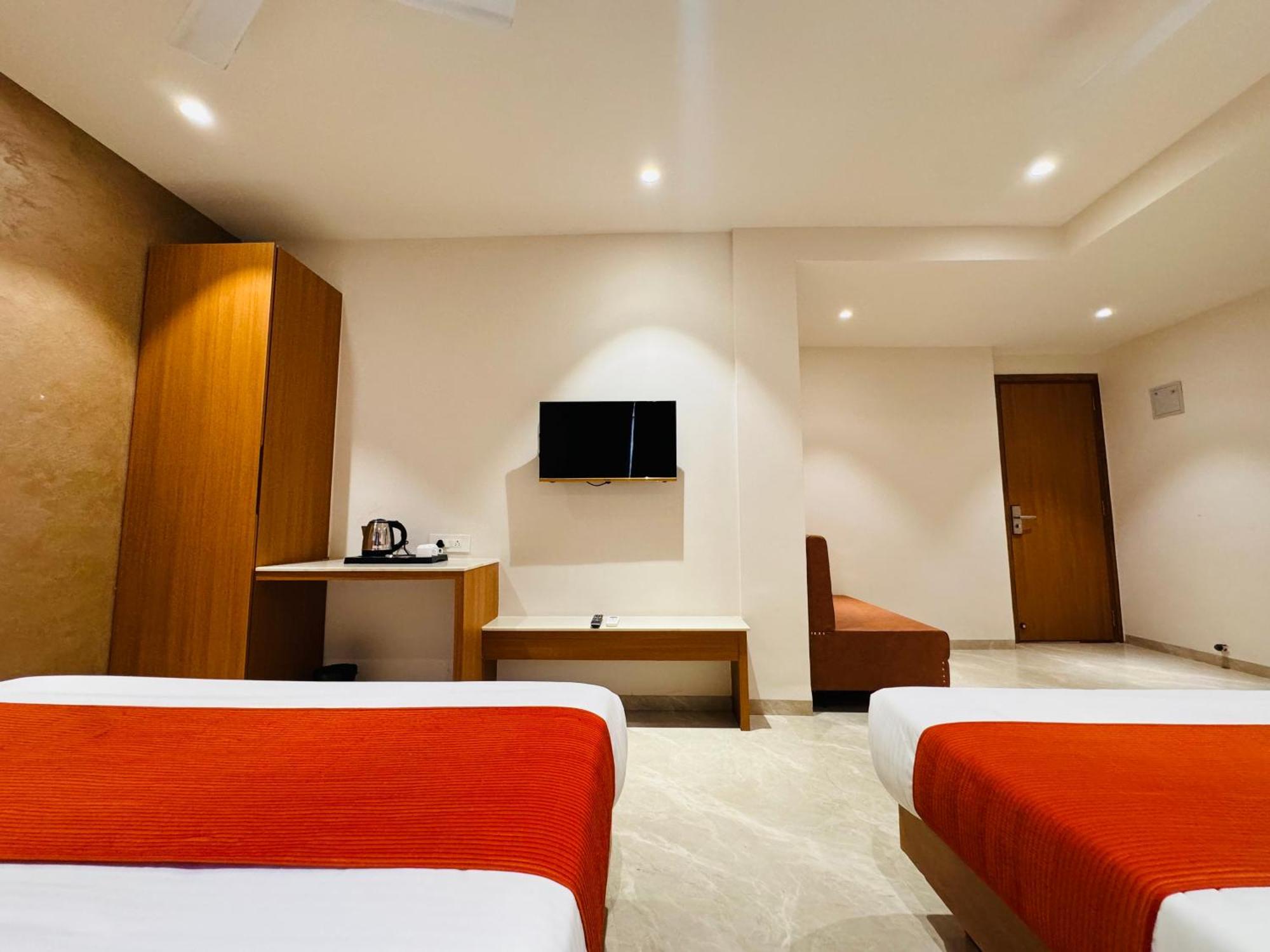 Hotel Rudhav Palace Ujjain Eksteriør billede