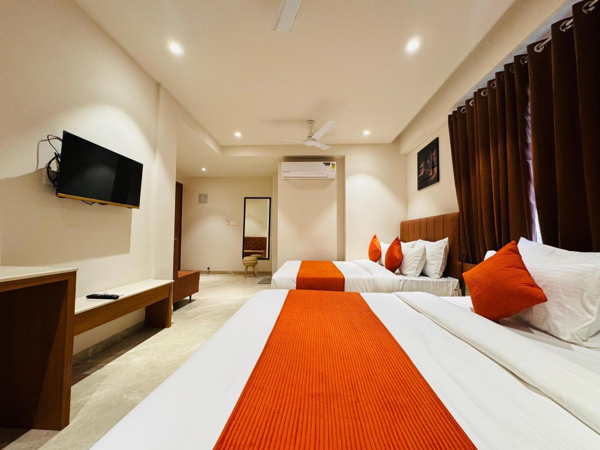 Hotel Rudhav Palace Ujjain Eksteriør billede